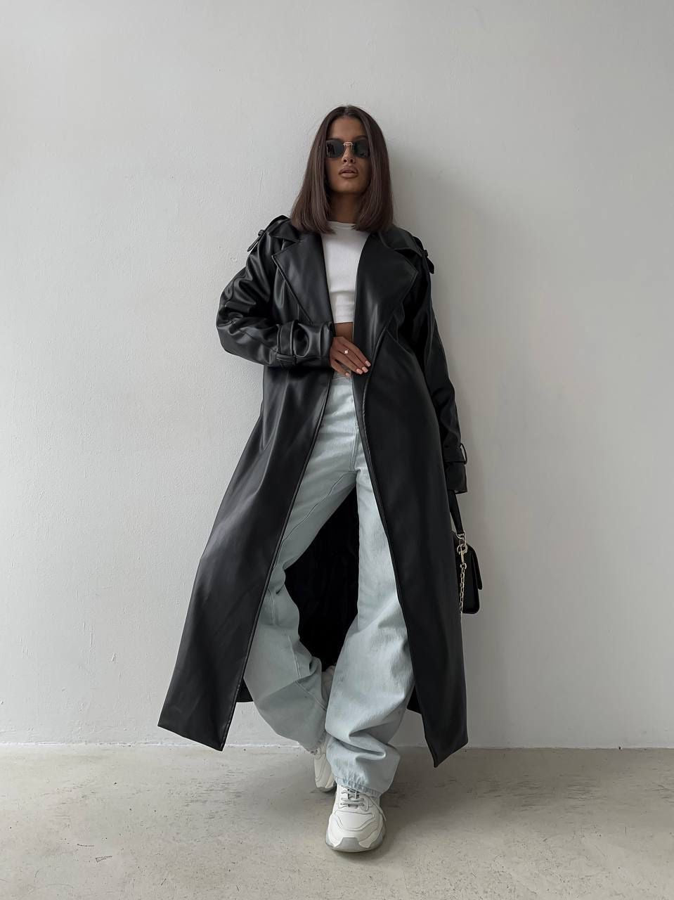 Trench cuerina