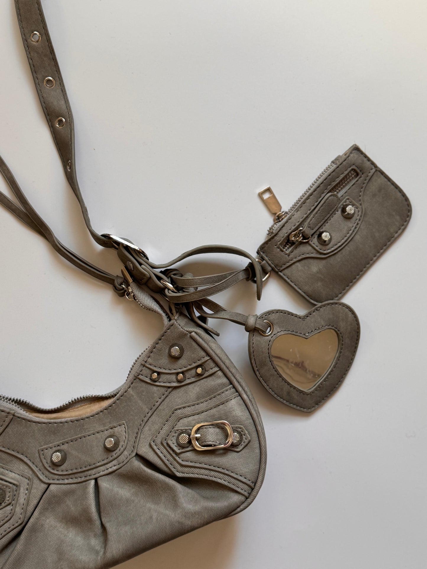 Cartera dupe Balenciaga